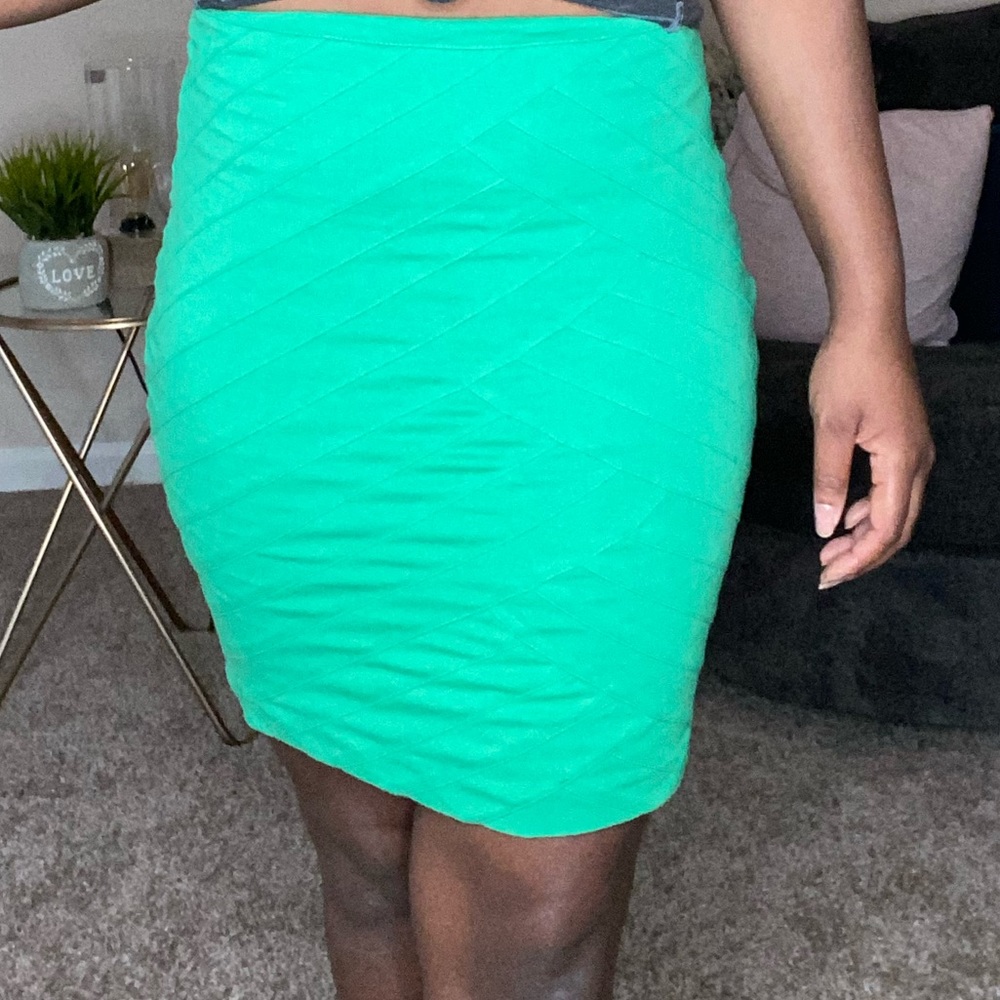 (EXPRESS) Green Mini  Skirt